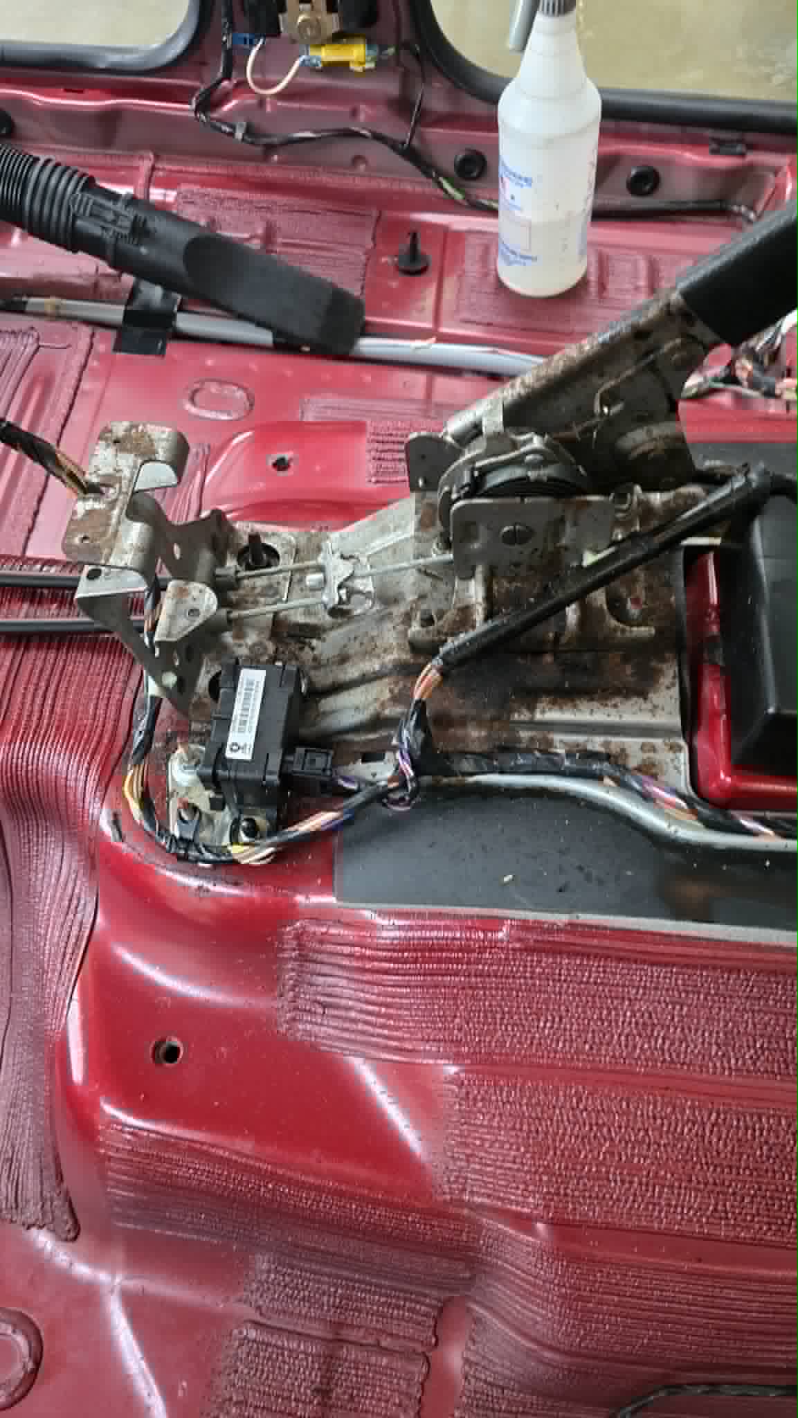 Contaminated bracket and seam